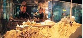 [The maquette in the museum]